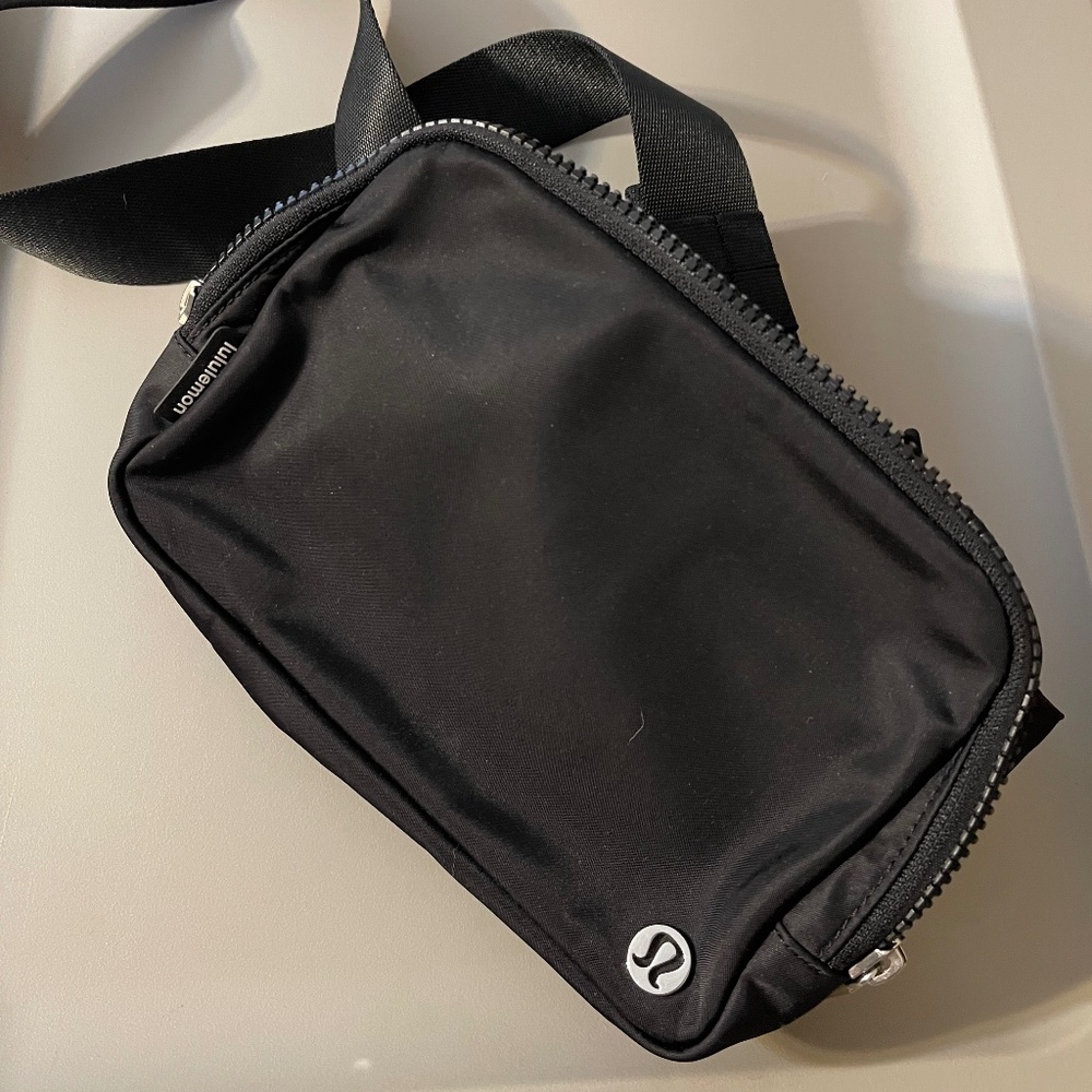 Lululemon Belt Bag - Large